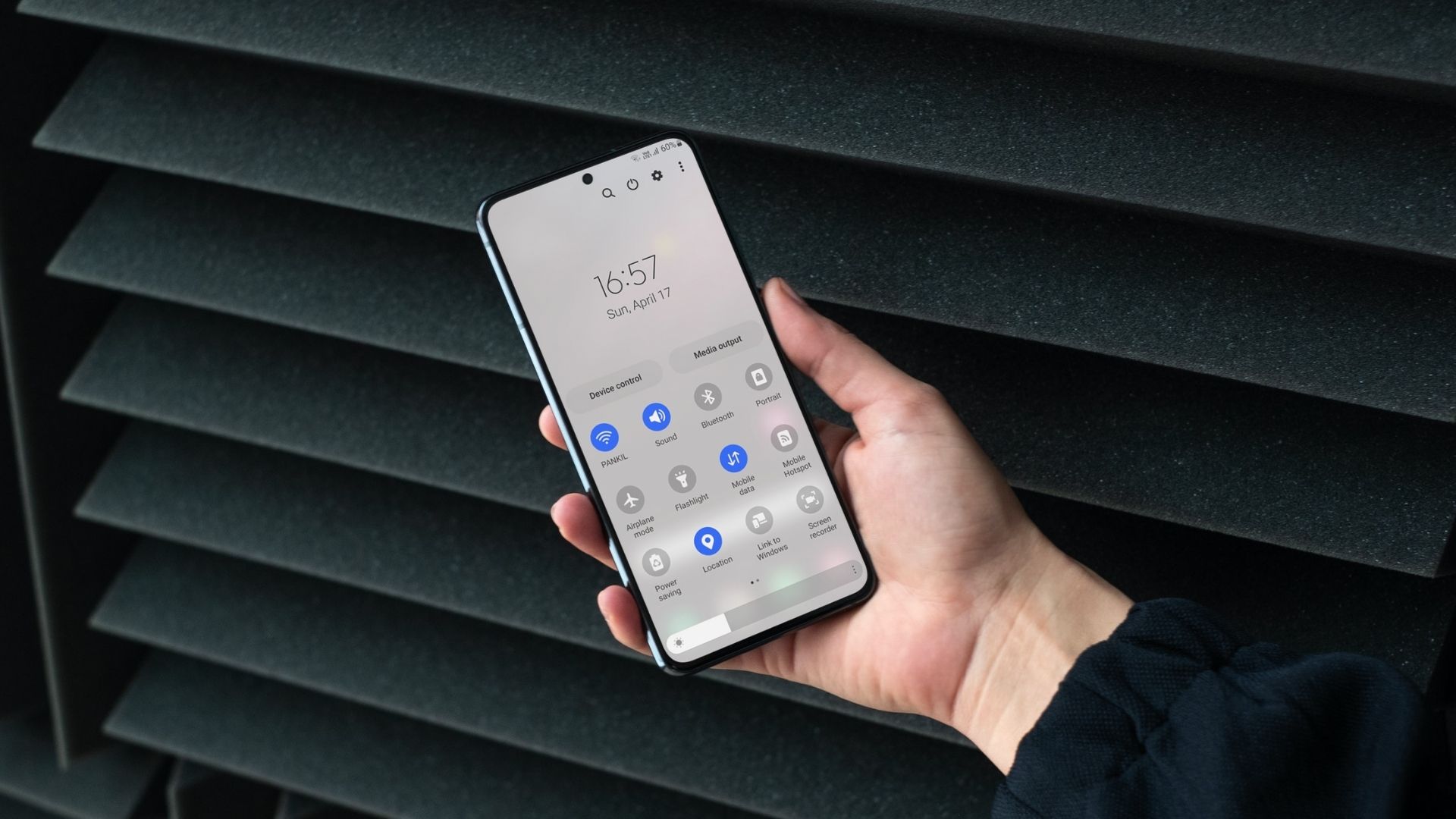 How to Use Quick Settings Panel on Samsung Galaxy Phones